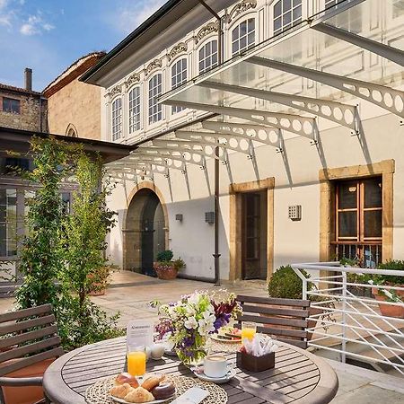 Palacio De Aviles Affiliated By Melia Exteriör bild The courtyard of the museum