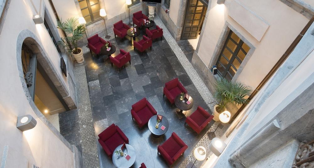 Palacio De Aviles Affiliated By Melia Exteriör bild The lobby of the hotel