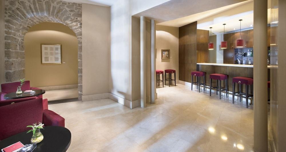 Palacio De Aviles Affiliated By Melia Exteriör bild The bar at the hotel