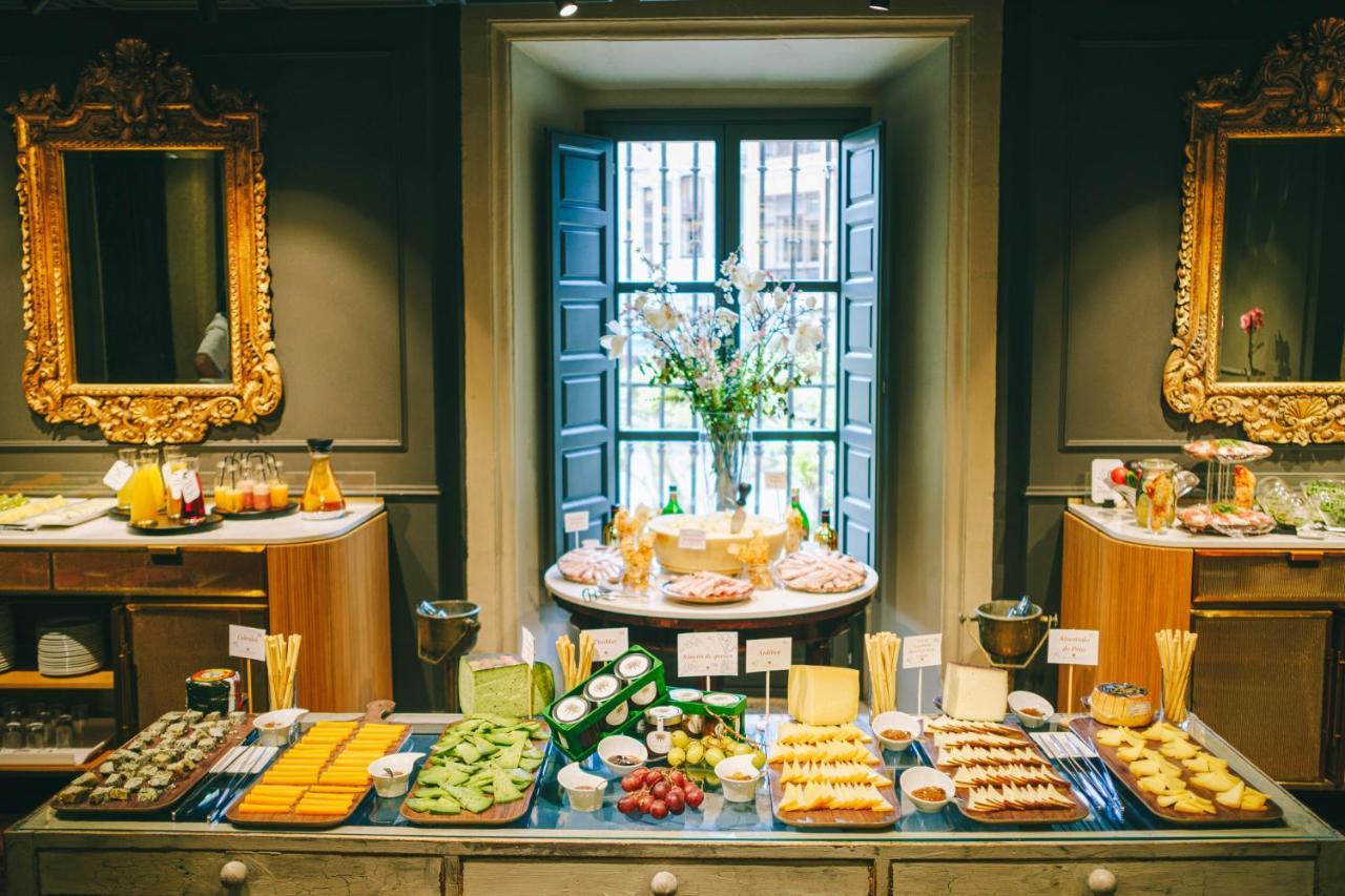 Palacio De Aviles Affiliated By Melia Exteriör bild A buffet at a hotel