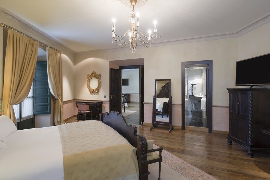 Palacio De Aviles Affiliated By Melia Exteriör bild A suite at the hotel