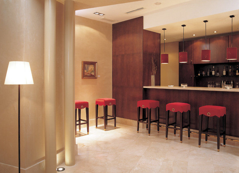 Palacio De Aviles Affiliated By Melia Restaurang bild A wet bar